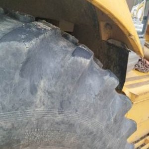 foto Komatsu WB97S 4lopaty traktorbagr rypadlo nakladač