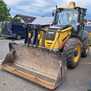 foto Komatsu WB97 S8 traktobagr rypadlo nakladač