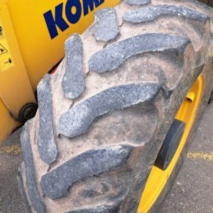 foto Komatsu WB97 S8 traktobagr rypadlo nakladač