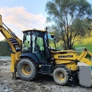 foto Komatsu WB97 R8 traktorbagr 85kW 5lopat