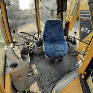 foto Komatsu WB97 S2 s SPZ traktorbagr rypadlo-nakladač